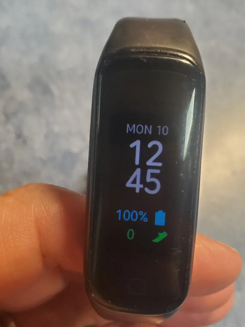 Samsung Galaxy Fit 2 Fitness Tracker Black with Charger